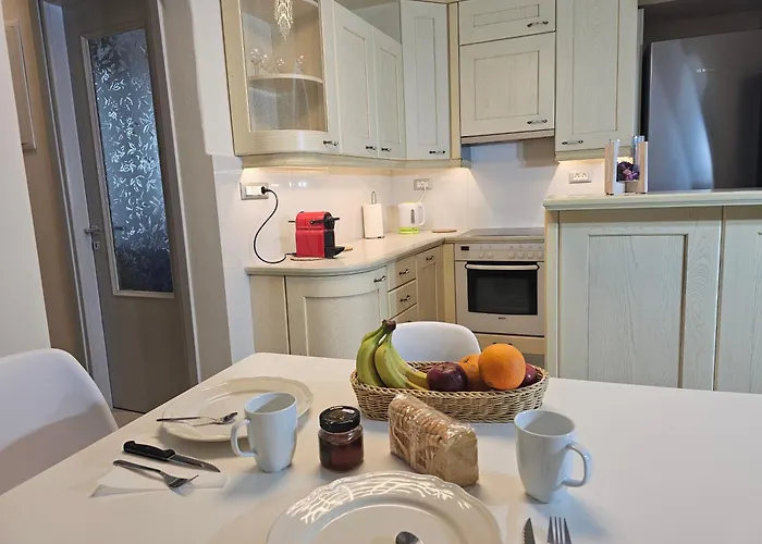 Апартаменты Empyreal Blue Chora